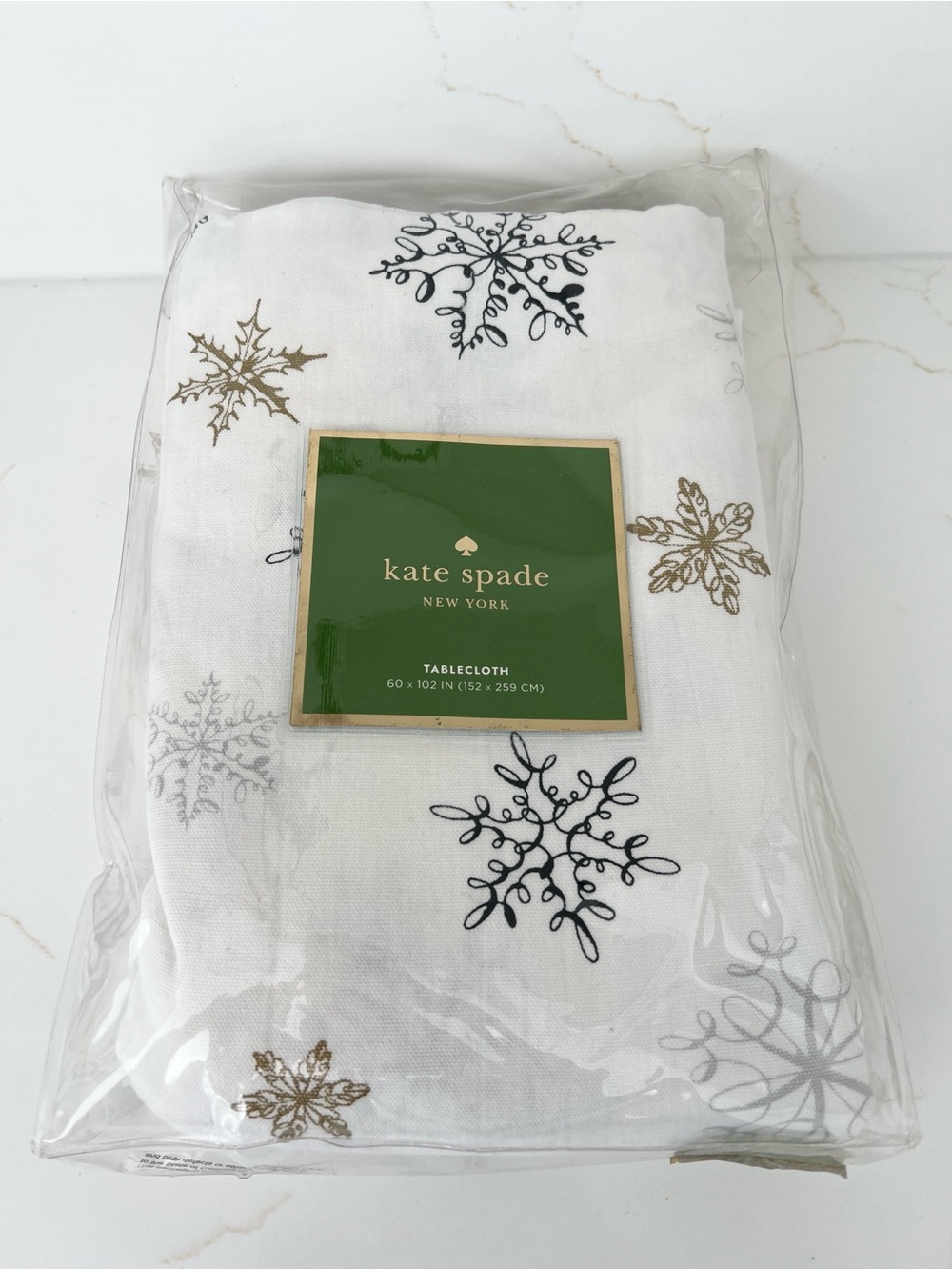 NWT kate spade White Tablecloth with Gold, Black & Silver Snowflakes 60x102”